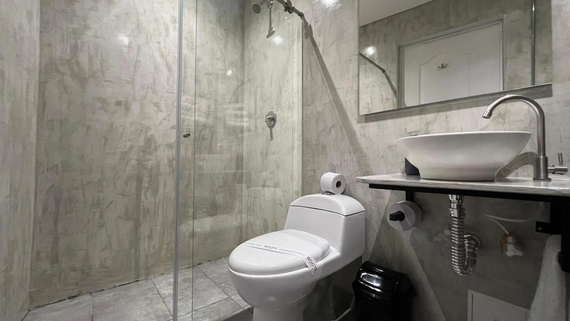 Hospedaje Economico En Medellin! Lau3 Apartment